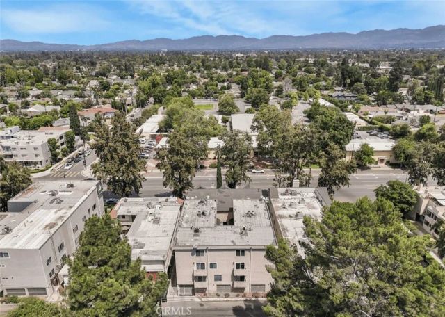 13042 Riverside Dr, Sherman Oaks, CA 91423