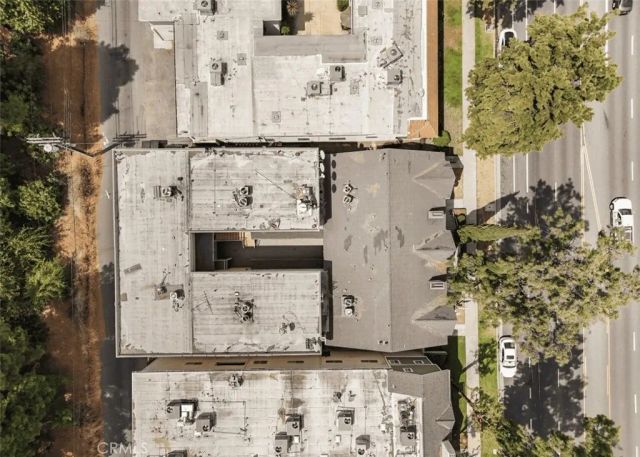 13042 Riverside Dr, Sherman Oaks, CA 91423