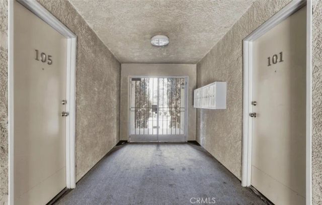 13042 Riverside Dr, Sherman Oaks, CA 91423