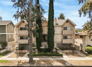 13042 Riverside Dr, Sherman Oaks, CA 91423