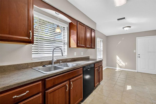 501 FAHNSTOCK STREET, Eustis, FL 32726