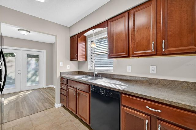 501 FAHNSTOCK STREET, Eustis, FL 32726