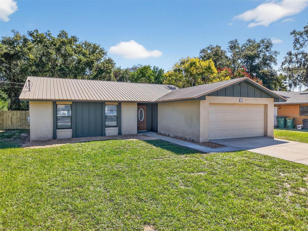 501 FAHNSTOCK STREET, Eustis, FL 32726