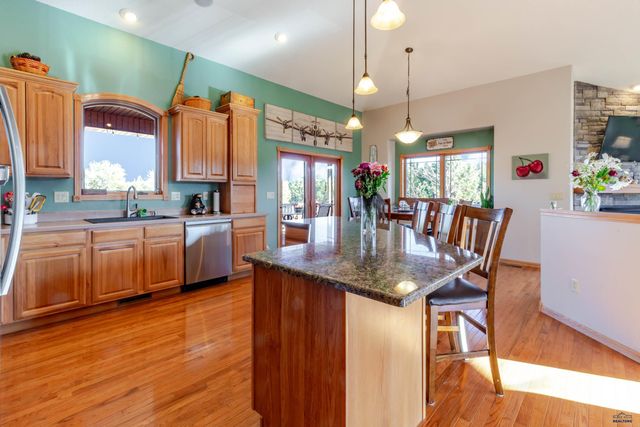 6510 PRESTWICK RD, Rapid City, SD 57702