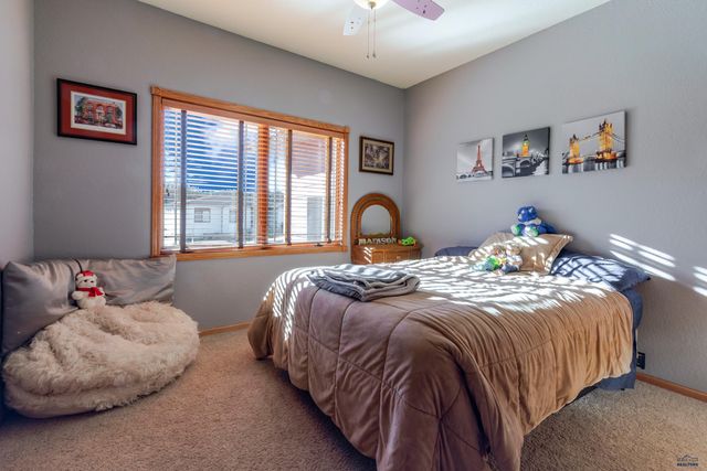 6510 PRESTWICK RD, Rapid City, SD 57702