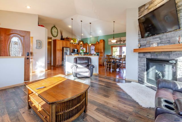 6510 PRESTWICK RD, Rapid City, SD 57702