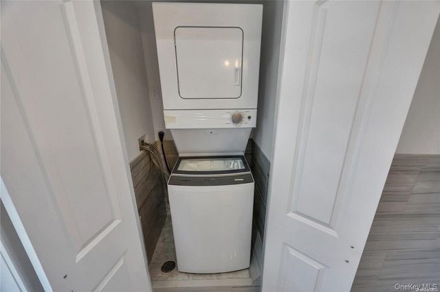 177 Waverly Avenue Second Floor, Patchogue, NY 11772