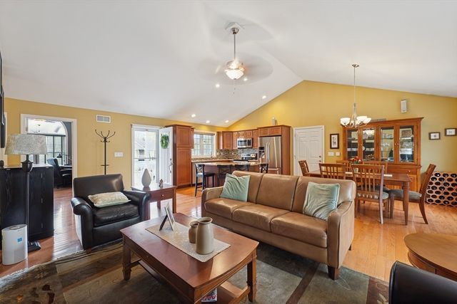 3080 Club House Dr, Dighton, MA 02715