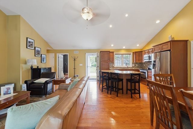 3080 Club House Dr, Dighton, MA 02715