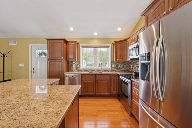 3080 Club House Dr, Dighton, MA 02715