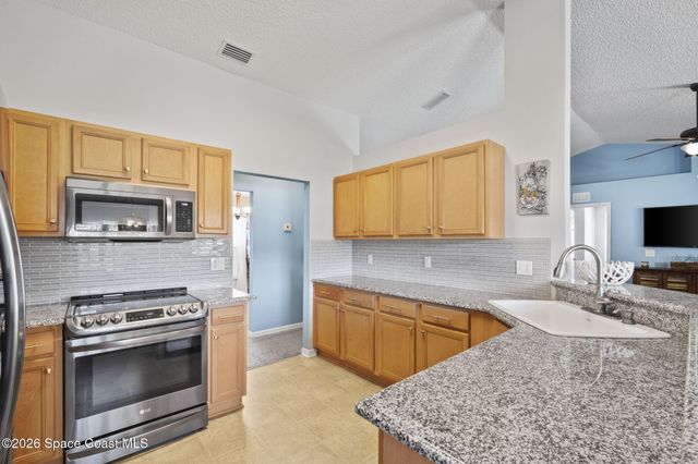 400 Helicon Avenue NW, Palm Bay, FL 32907