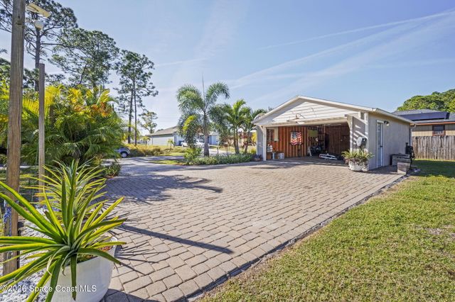 400 Helicon Avenue NW, Palm Bay, FL 32907