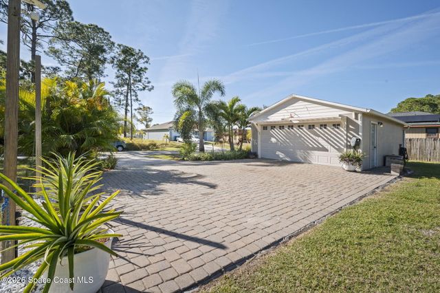 400 Helicon Avenue NW, Palm Bay, FL 32907
