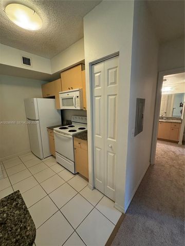2492 Centergate Dr 102, Miramar, FL 33025