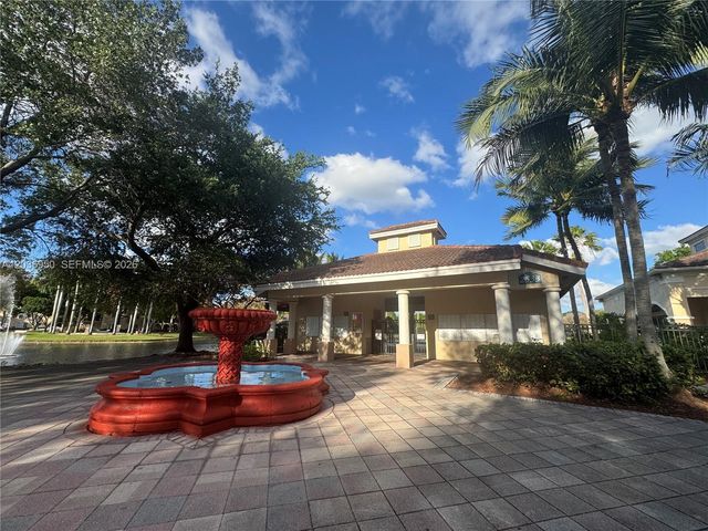 2492 Centergate Dr 102, Miramar, FL 33025