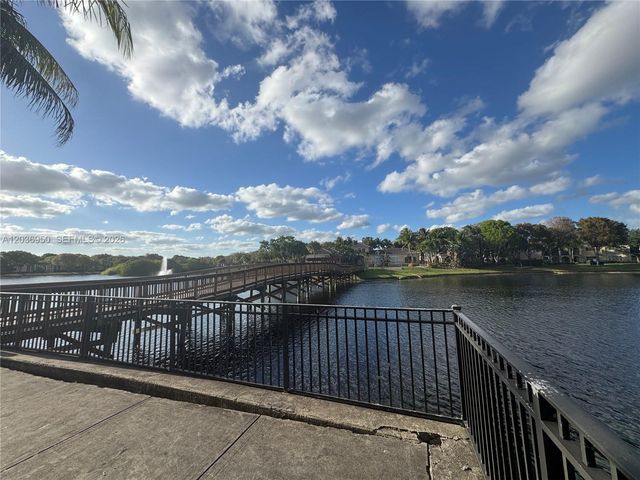 2492 Centergate Dr 102, Miramar, FL 33025