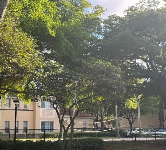 2492 Centergate Dr 102, Miramar, FL 33025