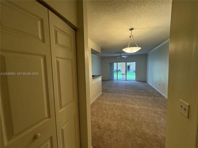 2492 Centergate Dr 102, Miramar, FL 33025