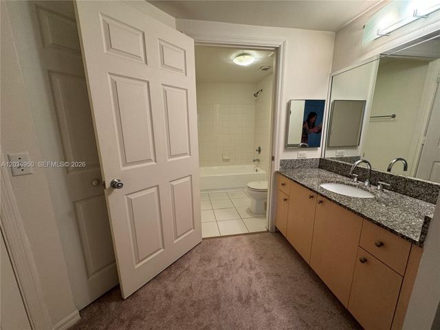 2492 Centergate Dr 102, Miramar, FL 33025