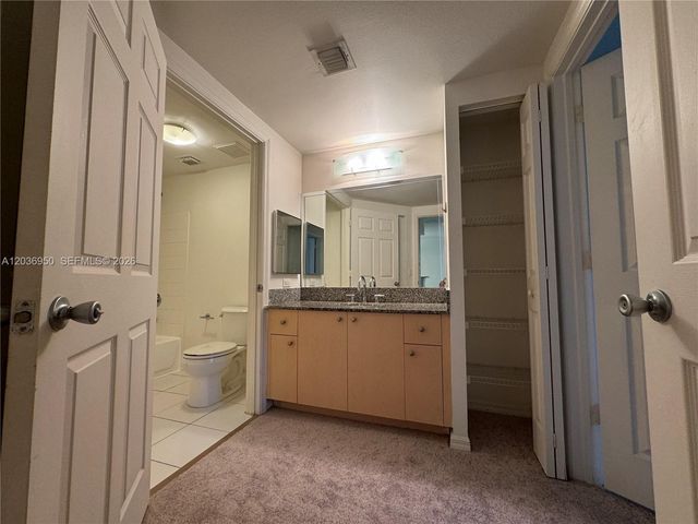2492 Centergate Dr 102, Miramar, FL 33025