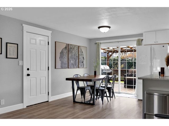 1533 SEQUOIA Ave, Springfield, OR 97477