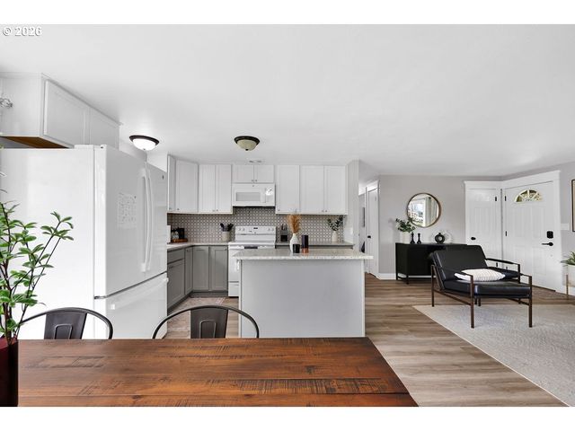 1533 SEQUOIA Ave, Springfield, OR 97477