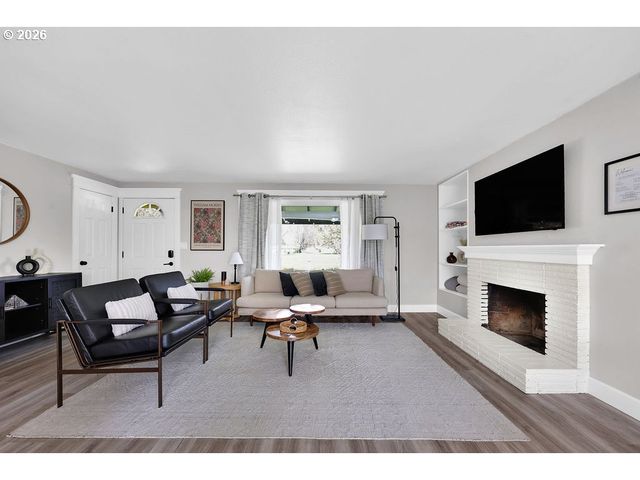 1533 SEQUOIA Ave, Springfield, OR 97477