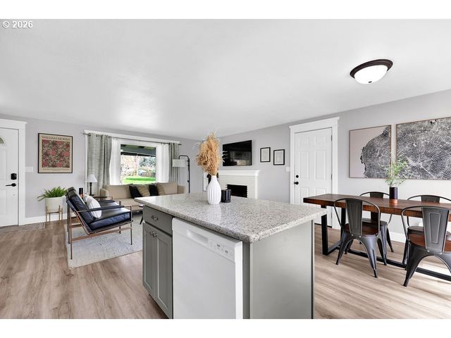 1533 SEQUOIA Ave, Springfield, OR 97477