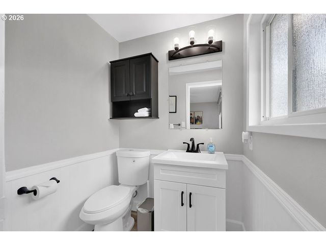 1533 SEQUOIA Ave, Springfield, OR 97477