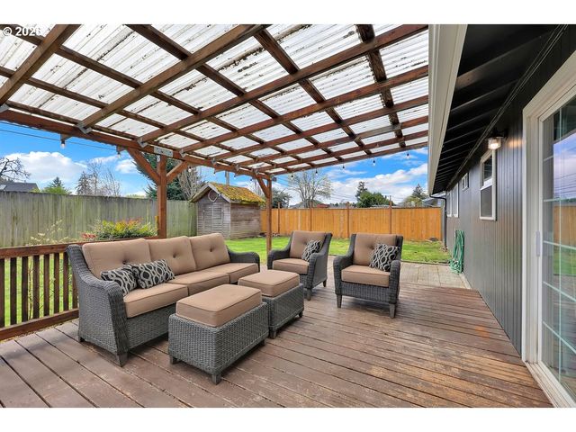 1533 SEQUOIA Ave, Springfield, OR 97477