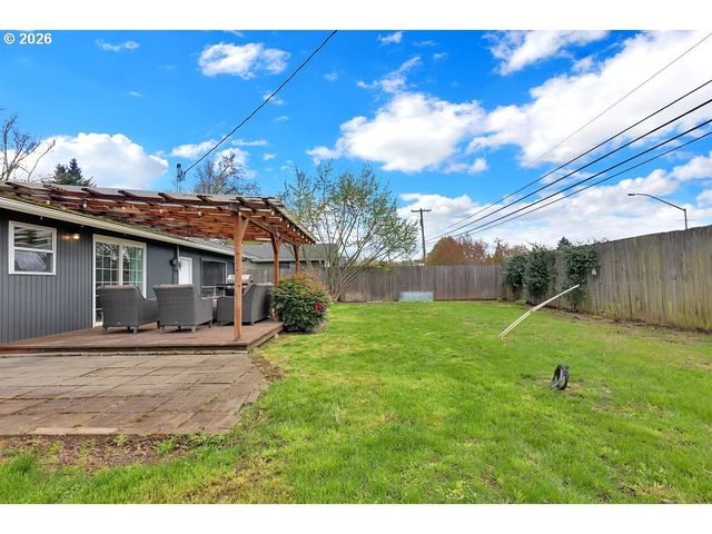 1533 SEQUOIA Ave, Springfield, OR 97477