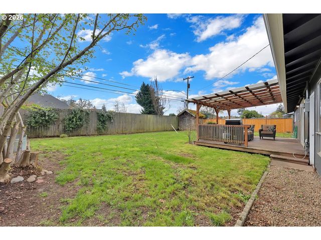 1533 SEQUOIA Ave, Springfield, OR 97477