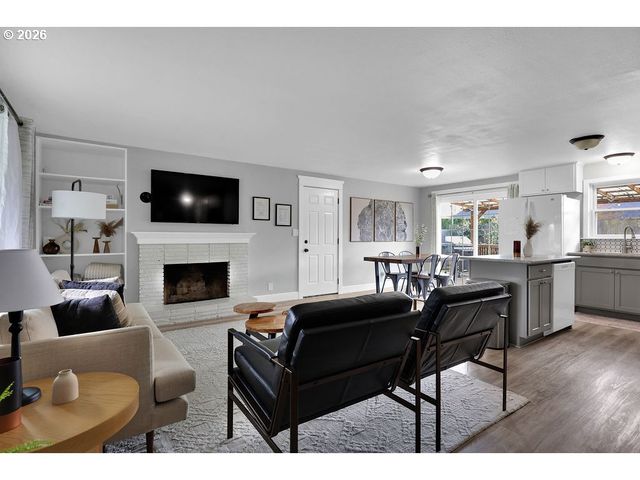 1533 SEQUOIA Ave, Springfield, OR 97477