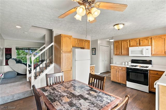 3704 N Viona Drive, Akron, OH 44319