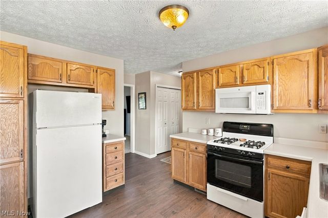 3704 N Viona Drive, Akron, OH 44319
