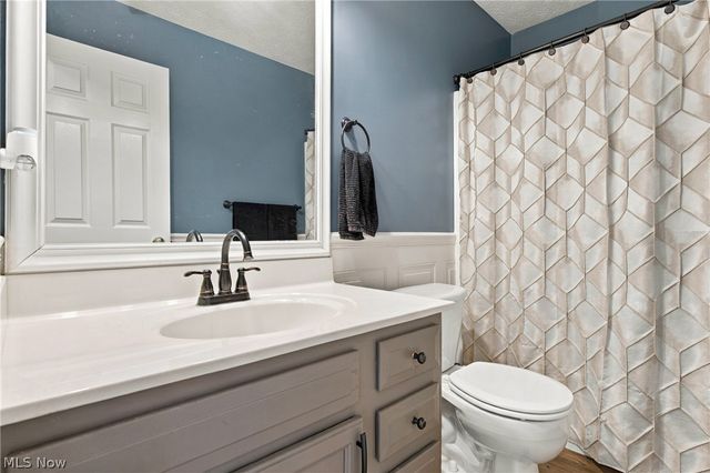 3704 N Viona Drive, Akron, OH 44319