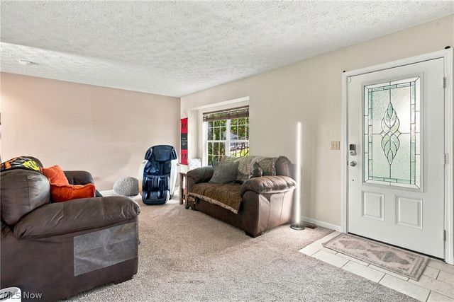 3704 N Viona Drive, Akron, OH 44319