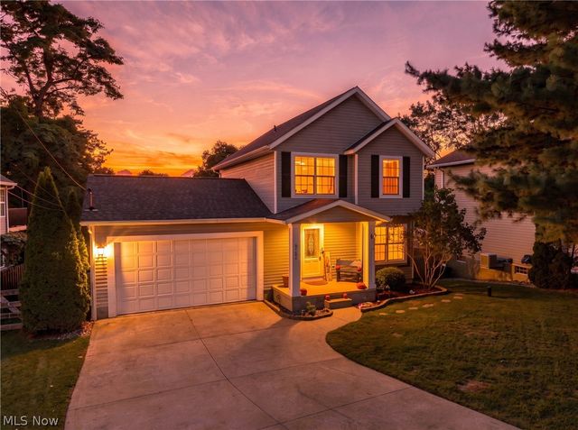 3704 N Viona Drive, Akron, OH 44319