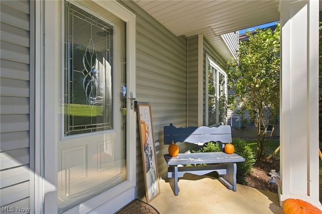 3704 N Viona Drive, Akron, OH 44319