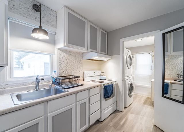 1406 N 12TH AVENUE, Wausau, WI 54401