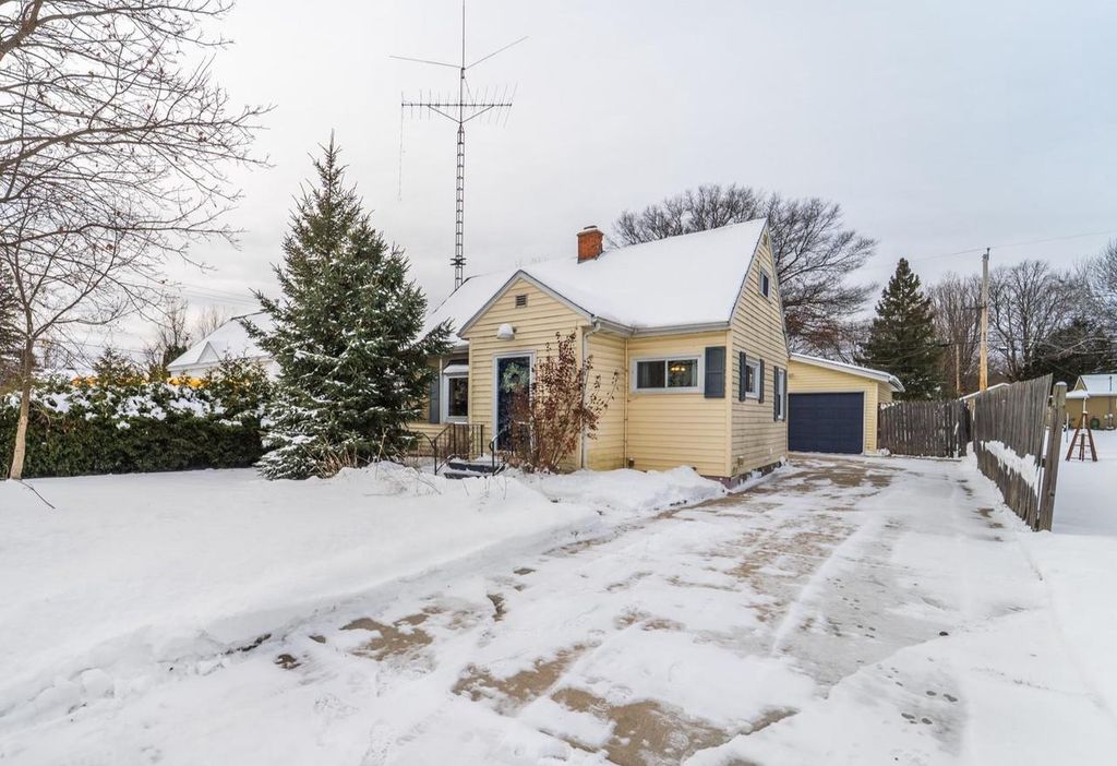 1406 N 12TH AVENUE, Wausau, WI 54401