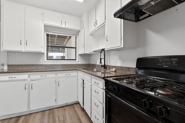 315 Acacia Street, Lake Jackson, TX 77566