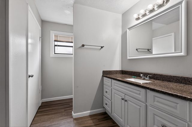315 Acacia Street, Lake Jackson, TX 77566