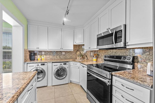 800 E Camino Real 409, Boca Raton, FL 33432