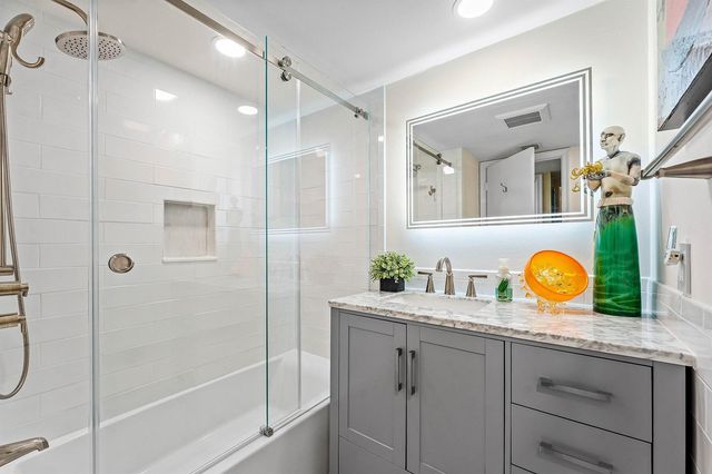 800 E Camino Real 409, Boca Raton, FL 33432