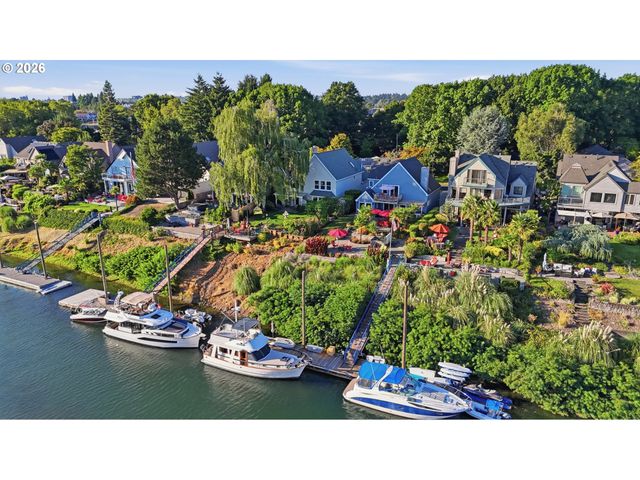 292 N LOTUS ISLE Dr, Portland, OR 97217