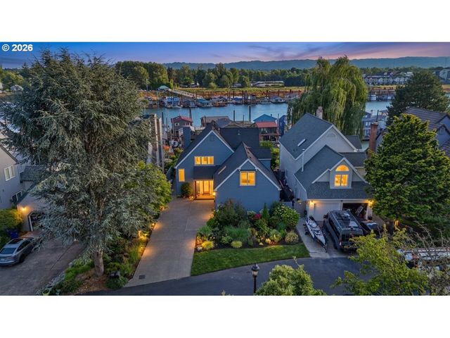 292 N LOTUS ISLE Dr, Portland, OR 97217