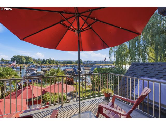 292 N LOTUS ISLE Dr, Portland, OR 97217