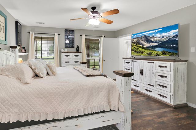 200 Pecan Street, Ector, TX 75439