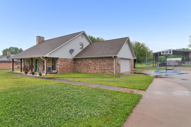 200 Pecan Street, Ector, TX 75439